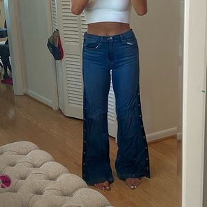 Side button jeans. Button up or button down